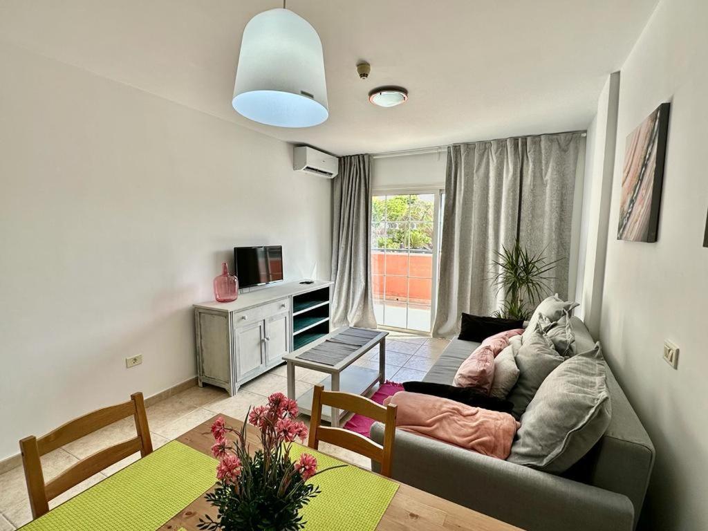 Sunny Apartment & Heated Pool ลอส กริสเตียนอส ภายนอก รูปภาพ