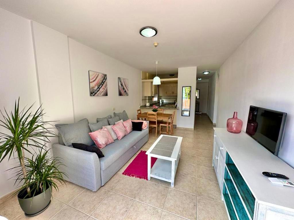 Sunny Apartment & Heated Pool ลอส กริสเตียนอส ภายนอก รูปภาพ