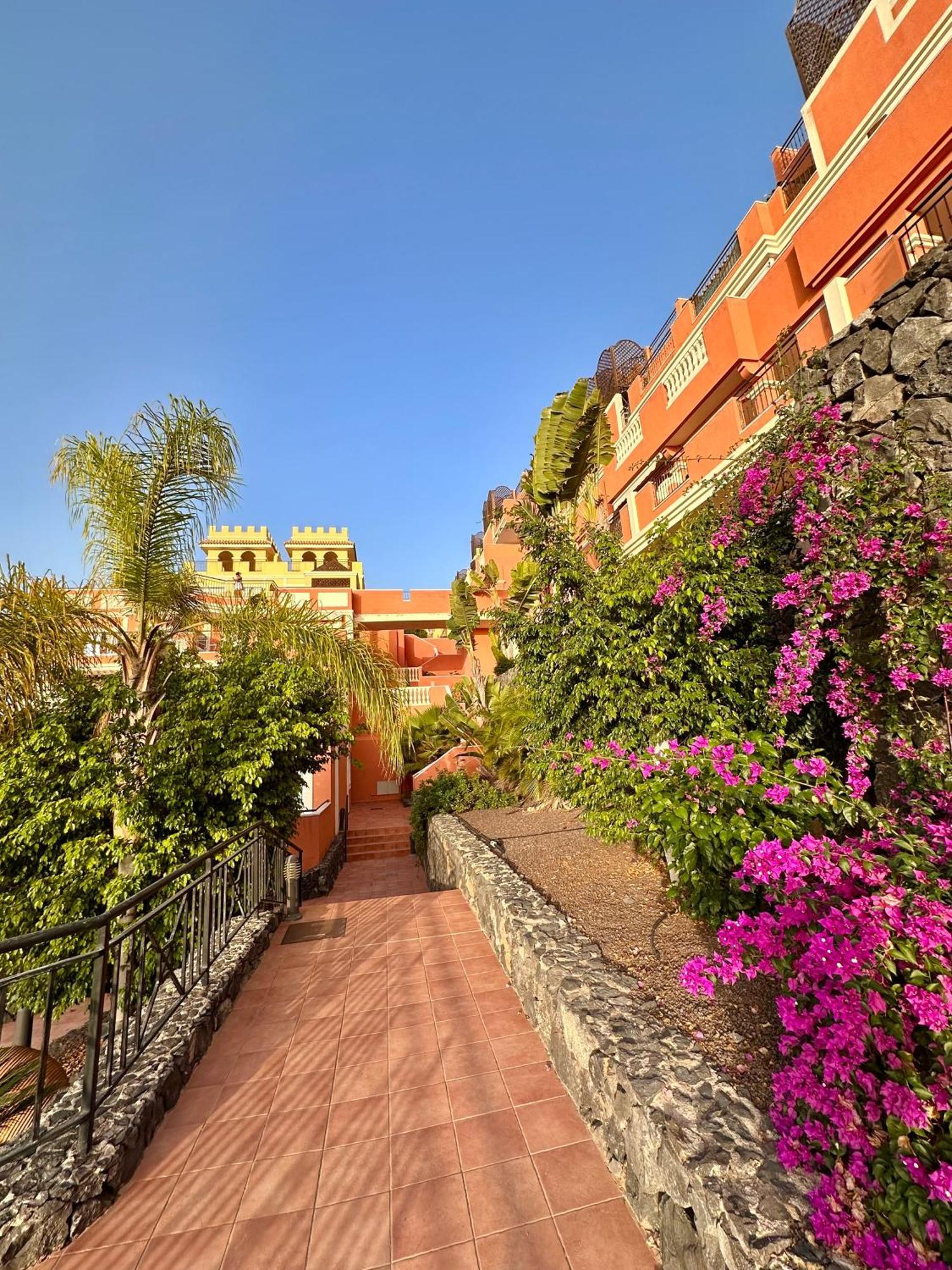 Sunny Apartment & Heated Pool ลอส กริสเตียนอส ภายนอก รูปภาพ